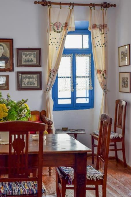 Το Πάνω Σπίτι Της Μαριάνθης Villa Márpissa Екстериор снимка